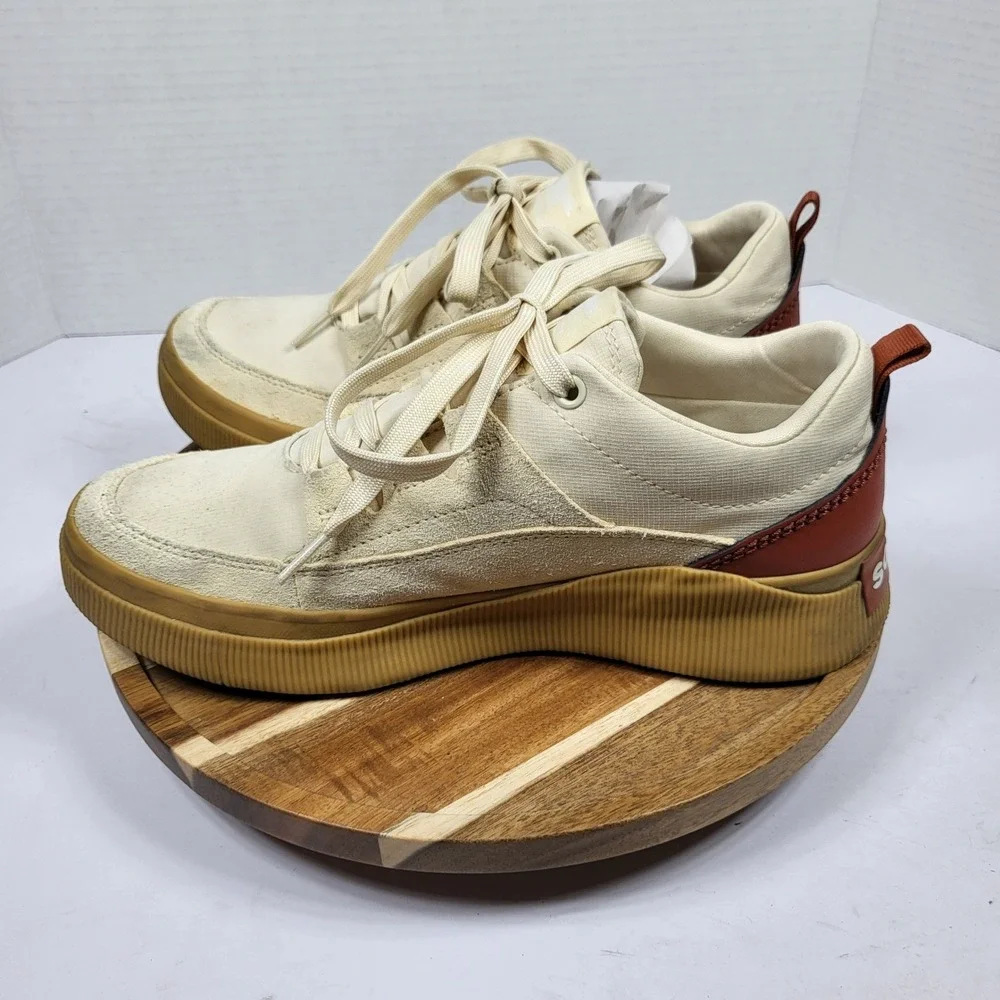 Sorel Out N About IV Low Women 9.5 Sea Salt Fawn Good Waterproof Sneakers